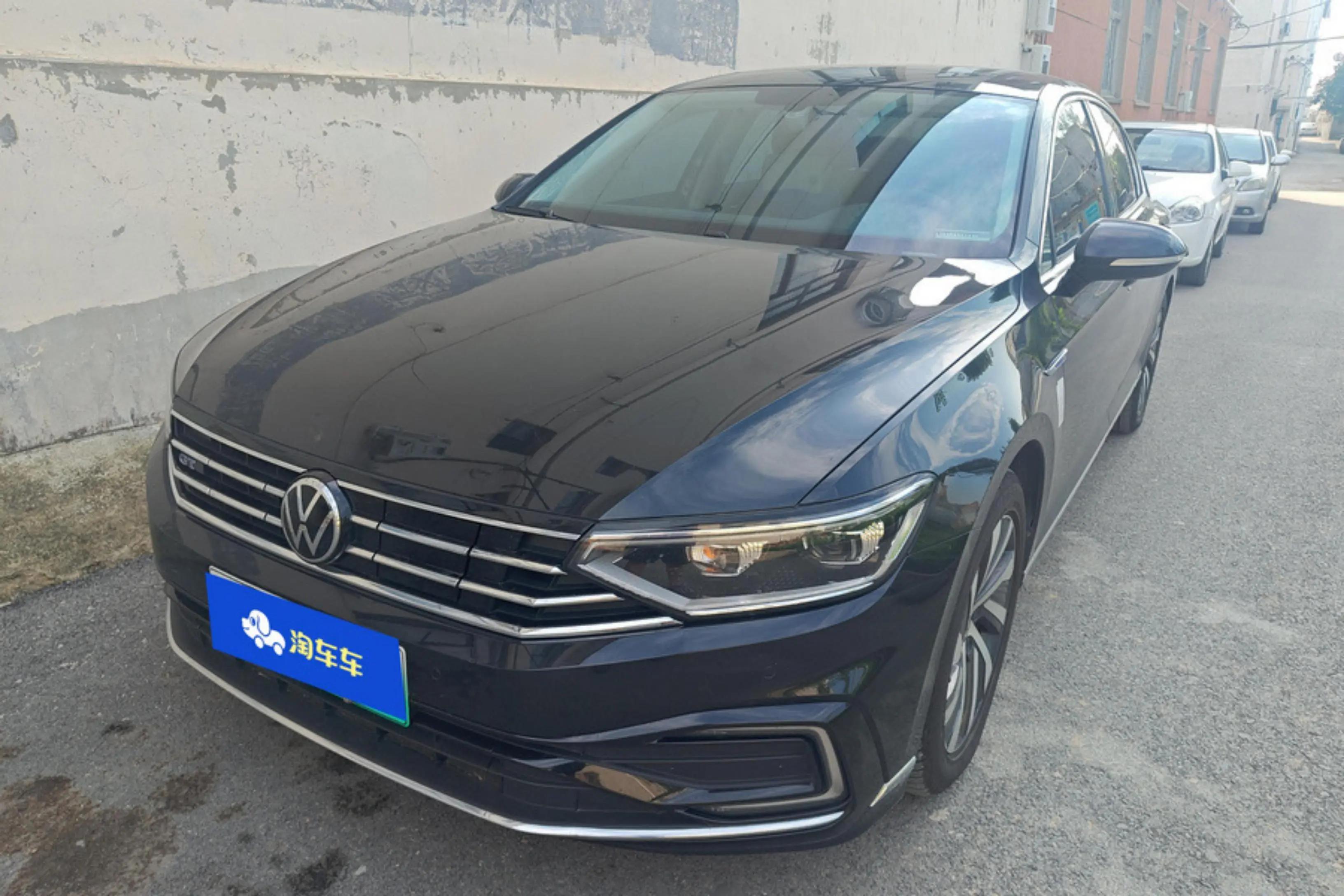 Volkswagen Magotan PHEV 2022 г. 31900 км.