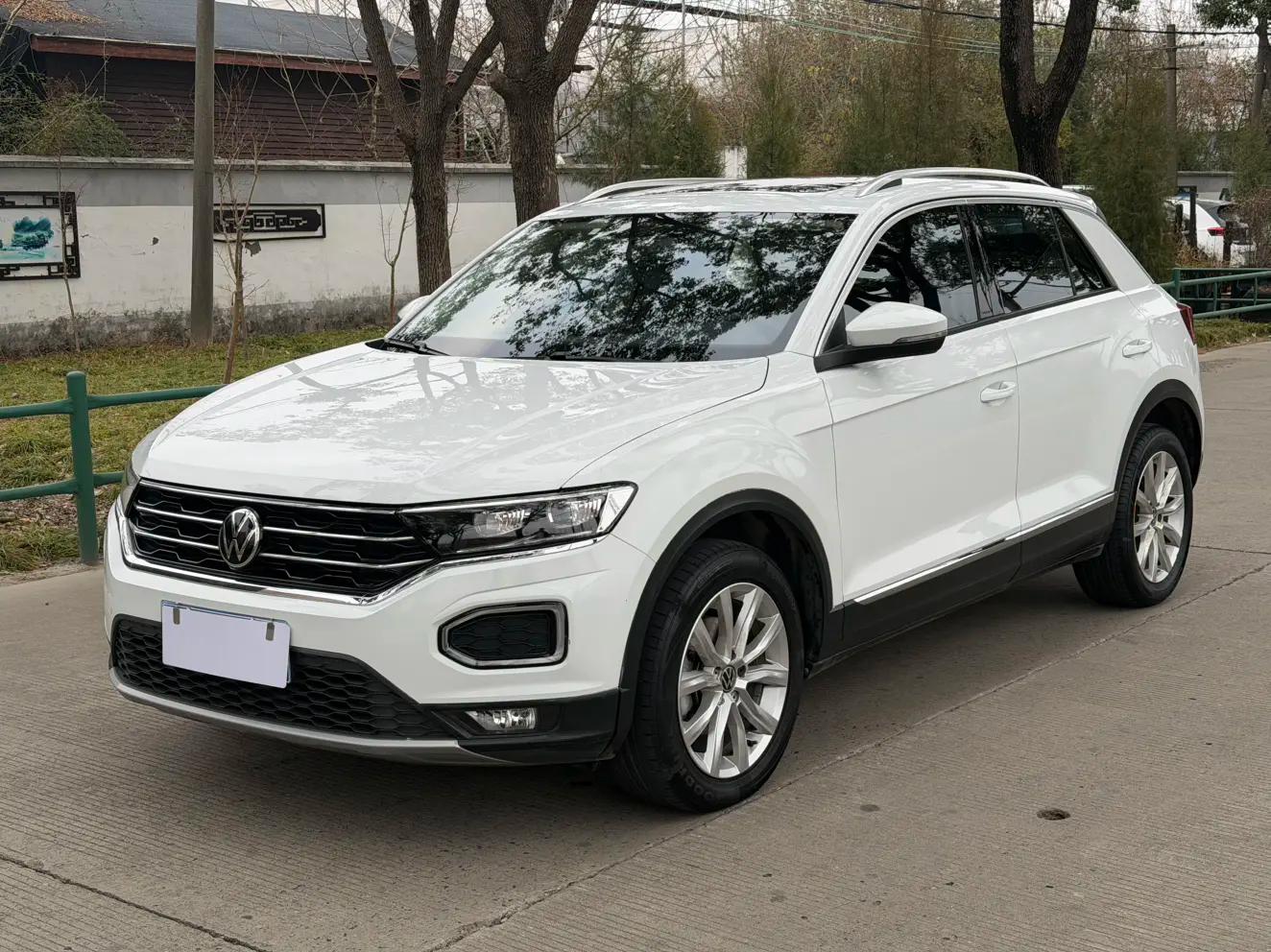Volkswagen T-Roc 2023 г. 103625 км.