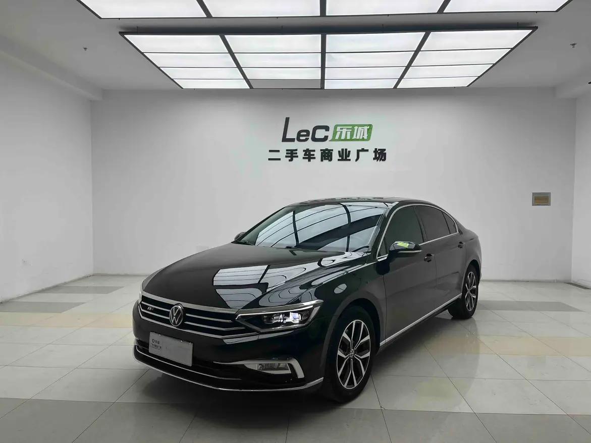 Volkswagen Magotan 2023 г. 44074 км.