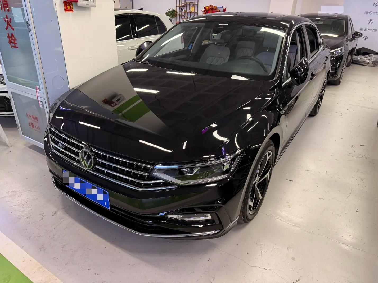 Volkswagen Magotan 2024 г. 25054 км.