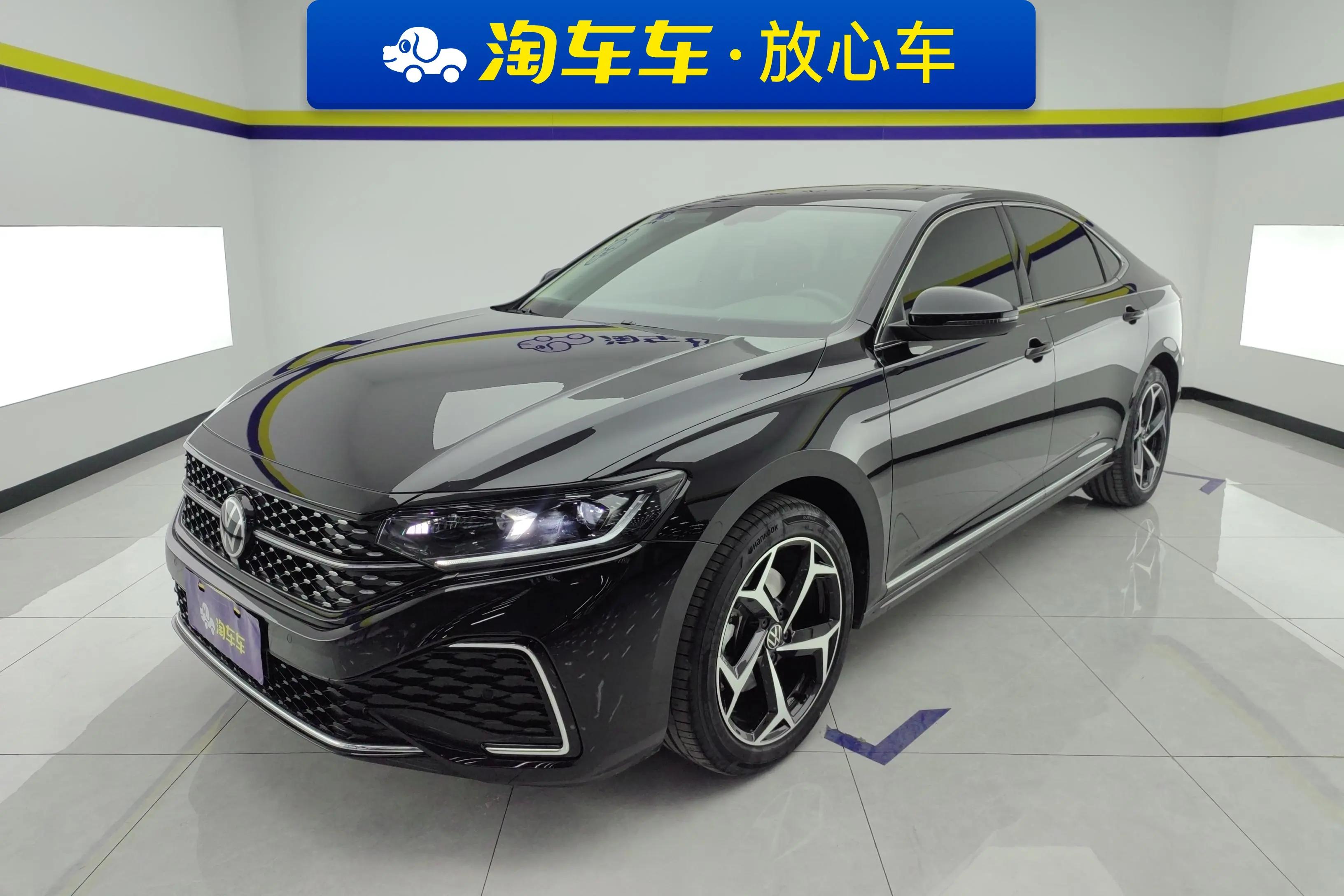 Volkswagen Passat 2024 г. 12811 км.