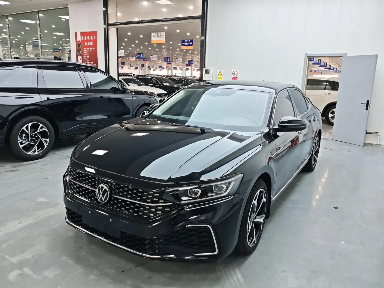 Volkswagen Passat 2023 г. 29616 км.