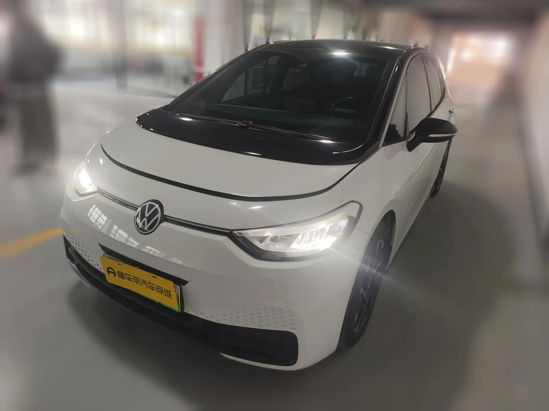 Volkswagen ID.3 2024 г. 40222 км.