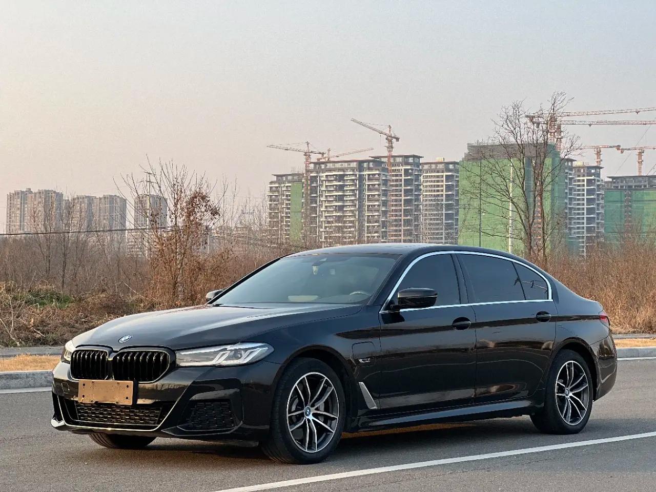 BMW 5 Series PHEV 2022 г. 68060 км.