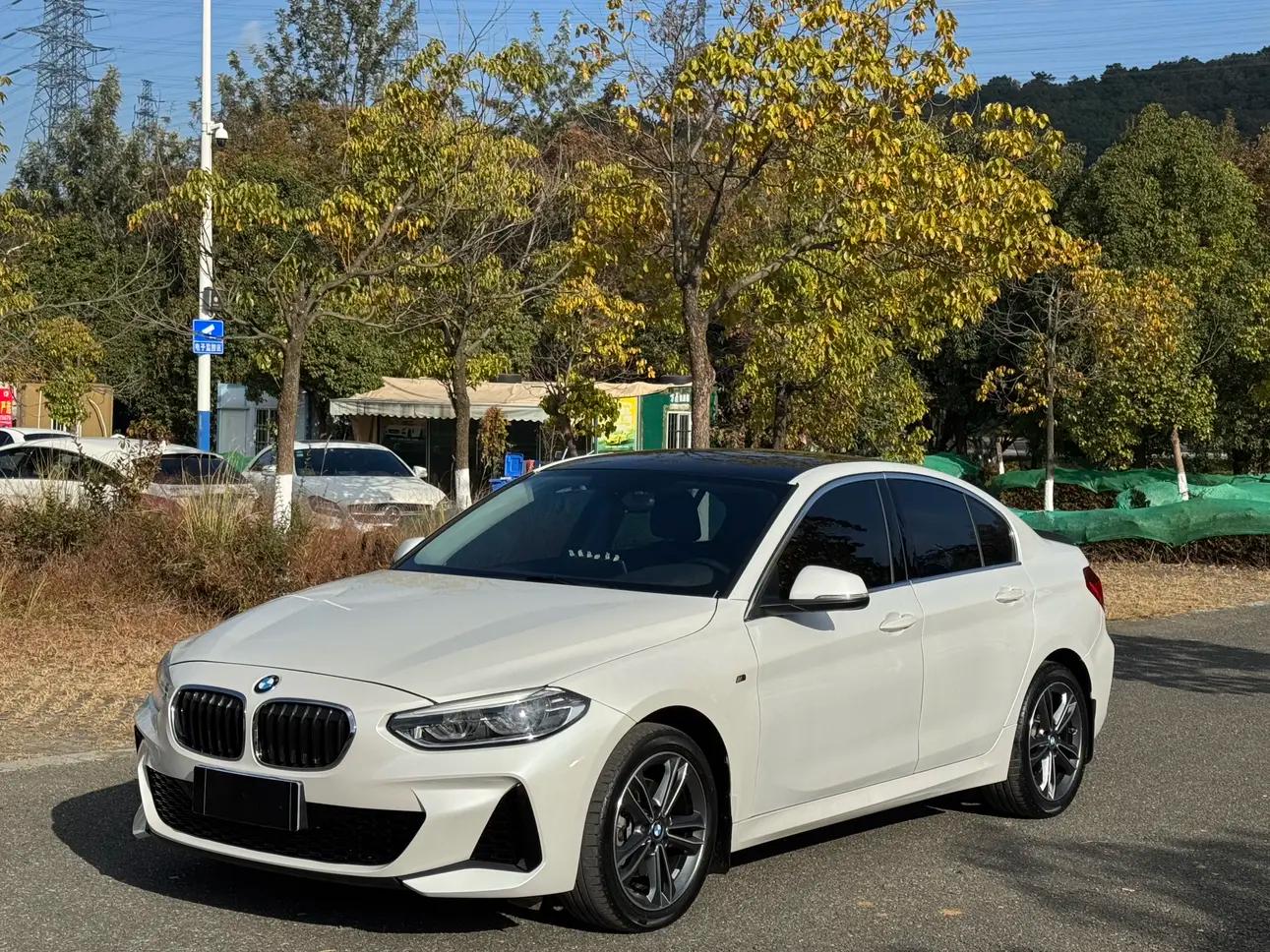 BMW 1 Series 2022 г. 24099 км.