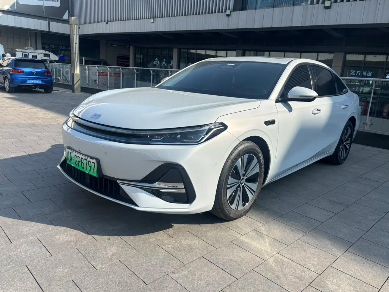 Geely Galaxy A7 2025 г. 6069 км.