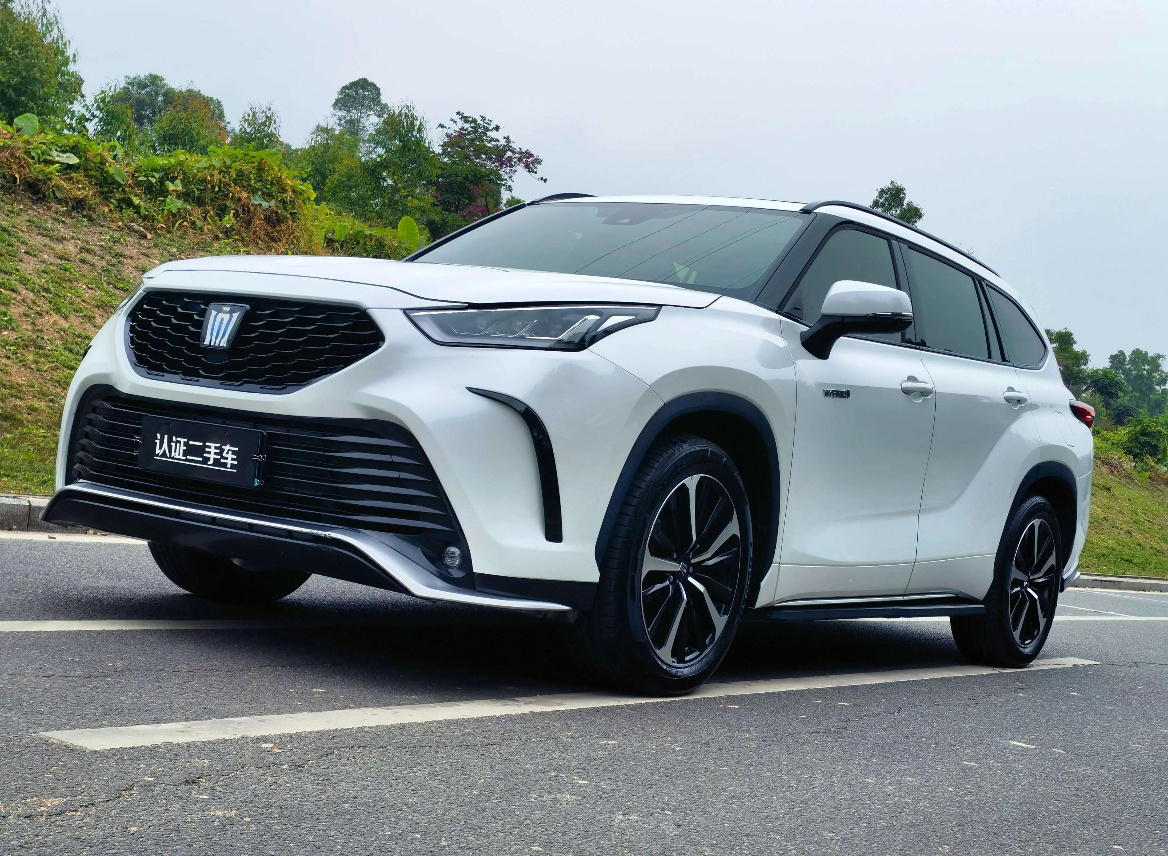 Toyota Crown Kluger 2021 г.