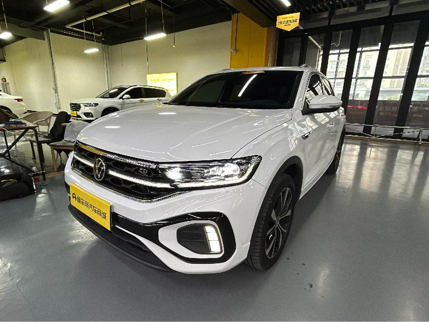 Volkswagen T-Roc 2024 г. 6700 км.