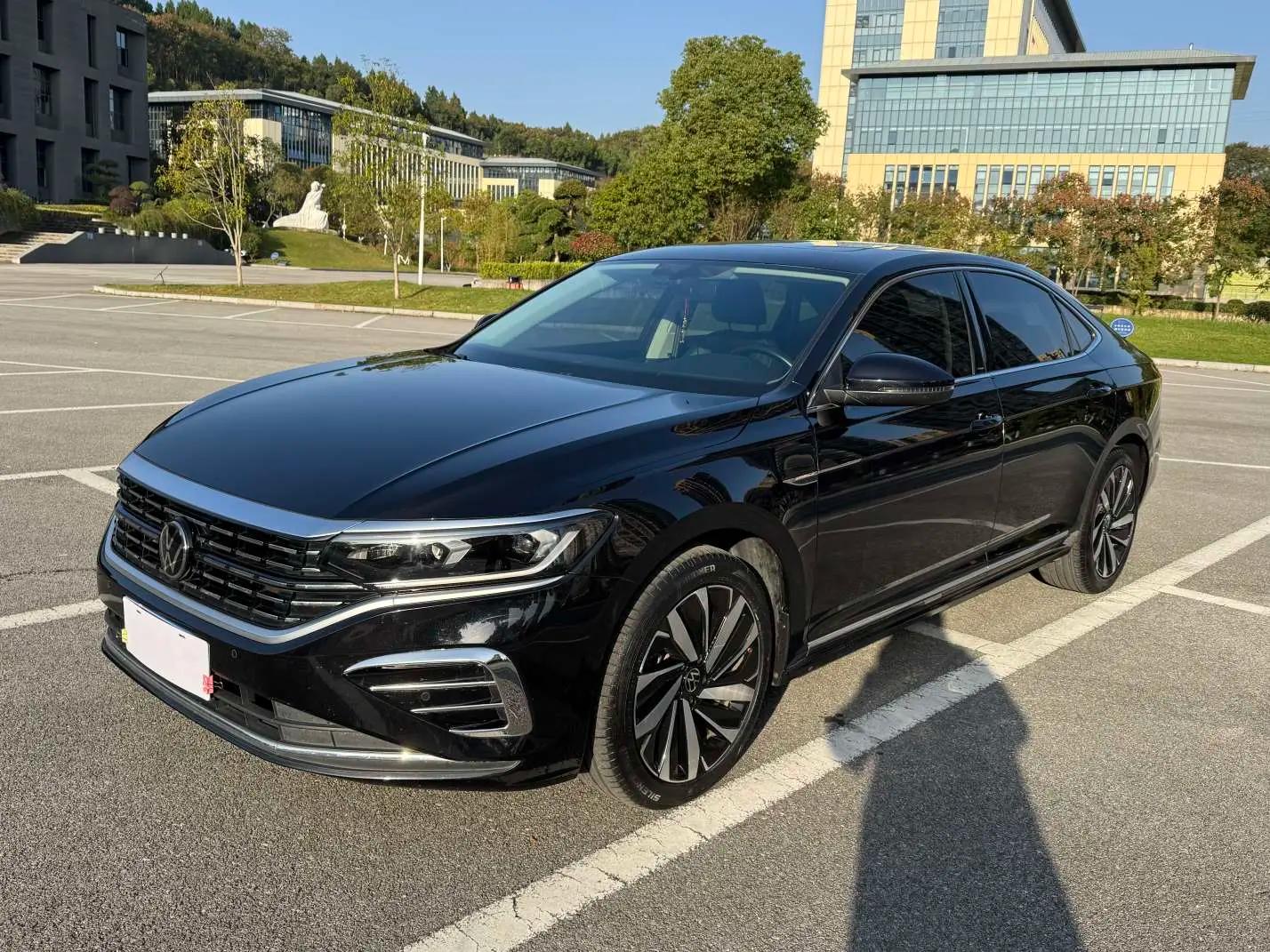 Volkswagen Passat 2022 г. 76105 км.