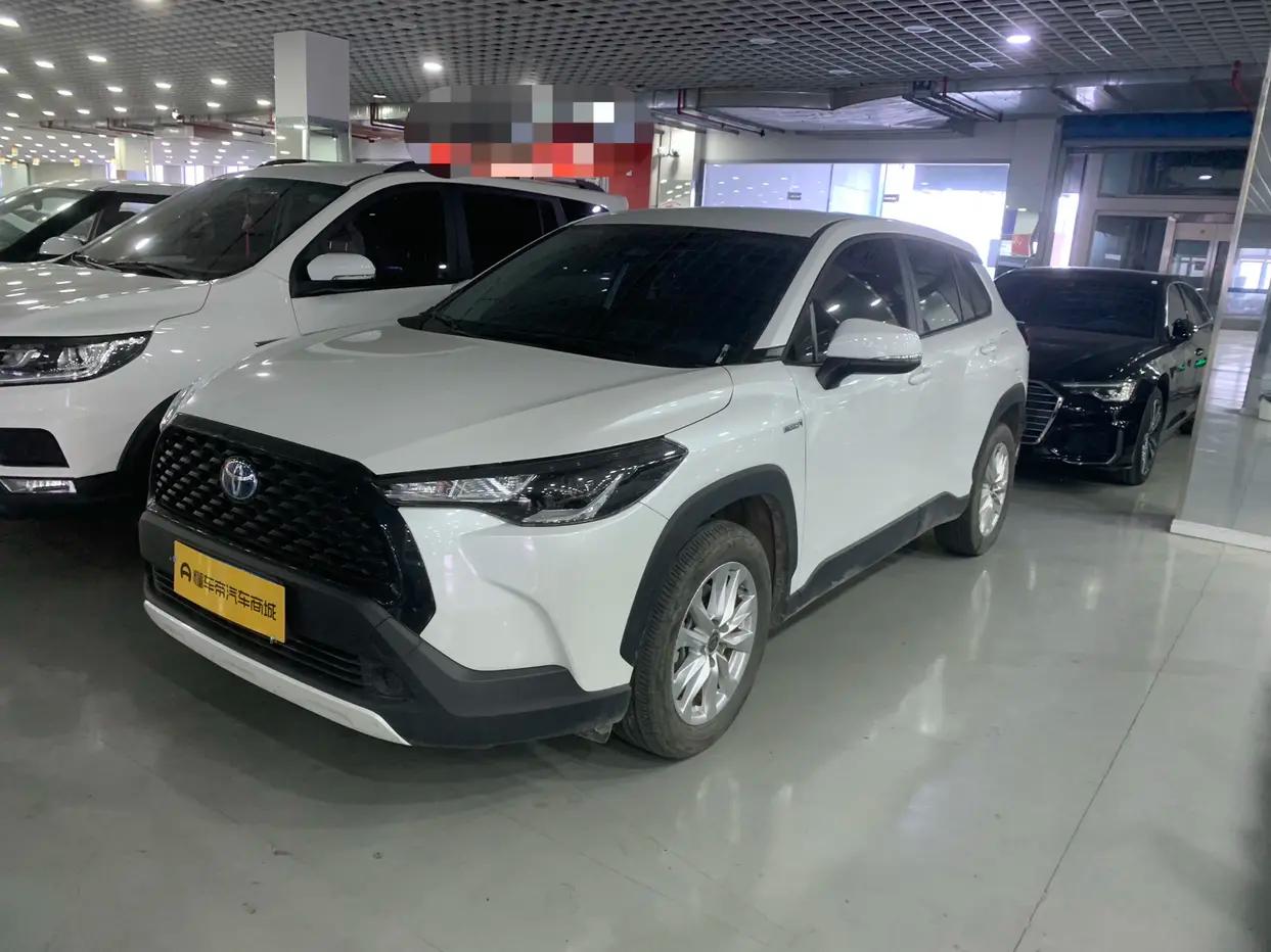 Toyota Corolla Cross 2023 г. 25799 км.