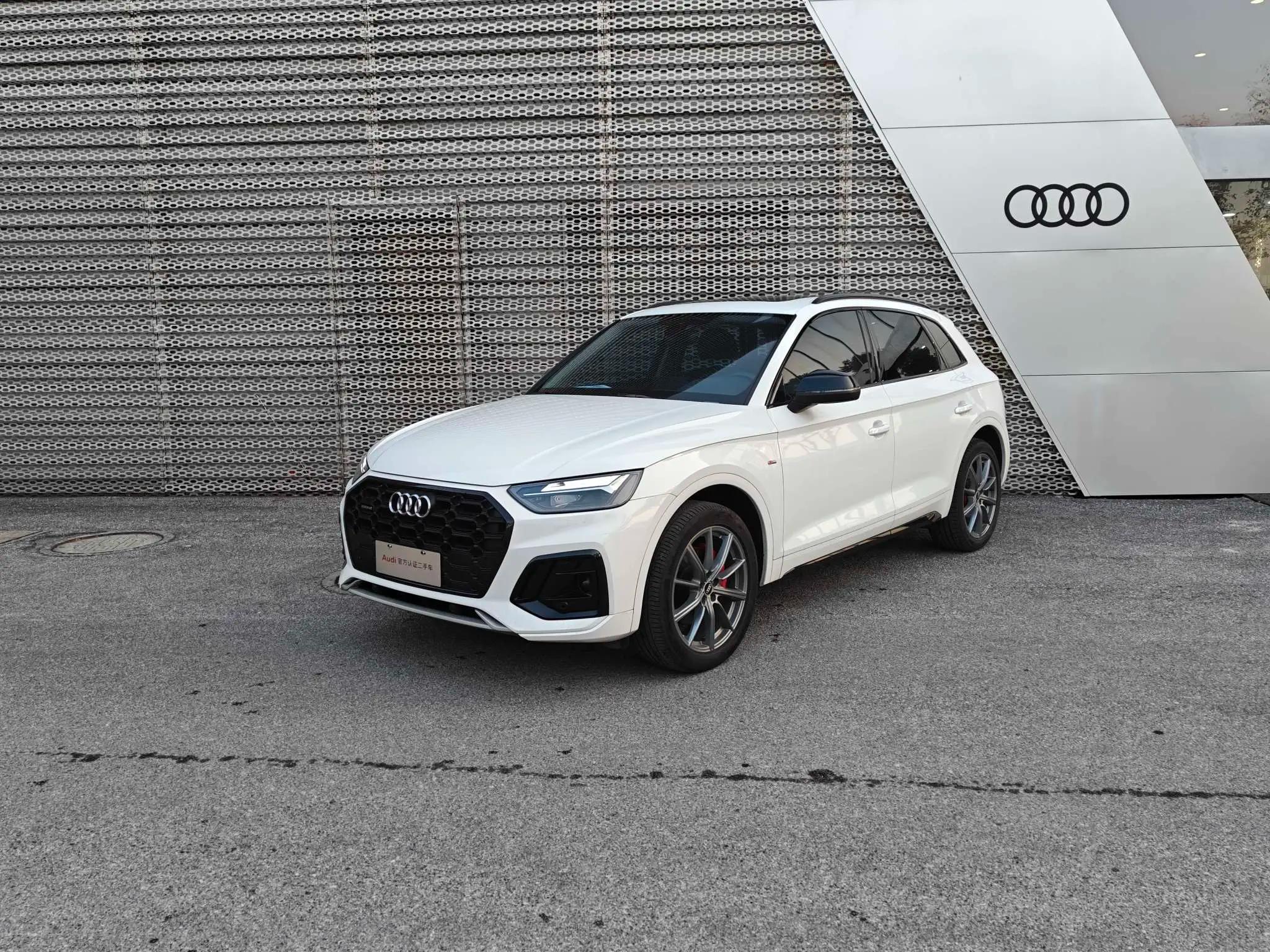 Audi Q5L 2022 г. 46031 км.