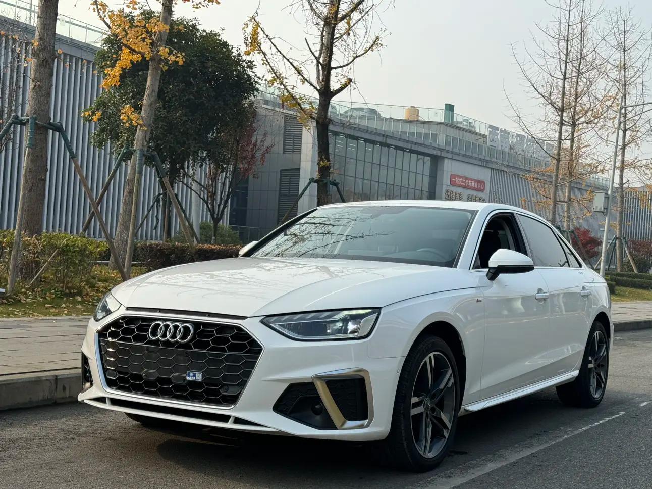Audi A4L 2021 г. 46047 км.