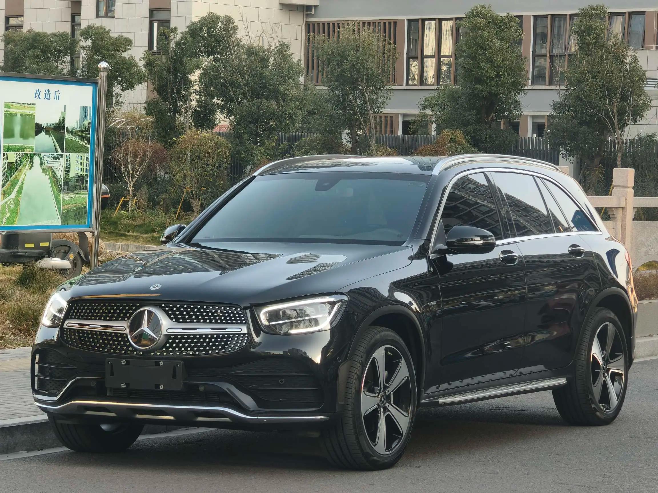 Mercedes-Benz GLC 2023 г. 48116 км.