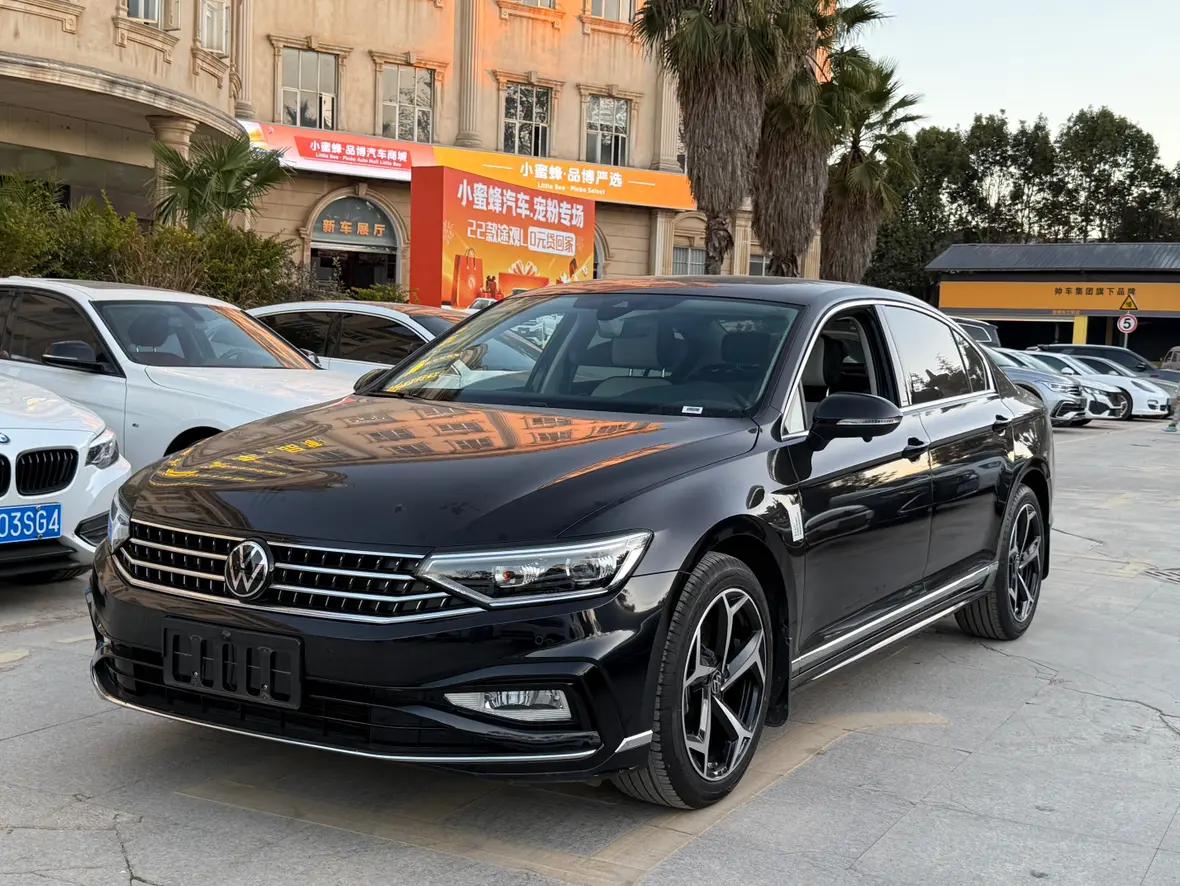 Volkswagen Magotan 2025 г. 17144 км.