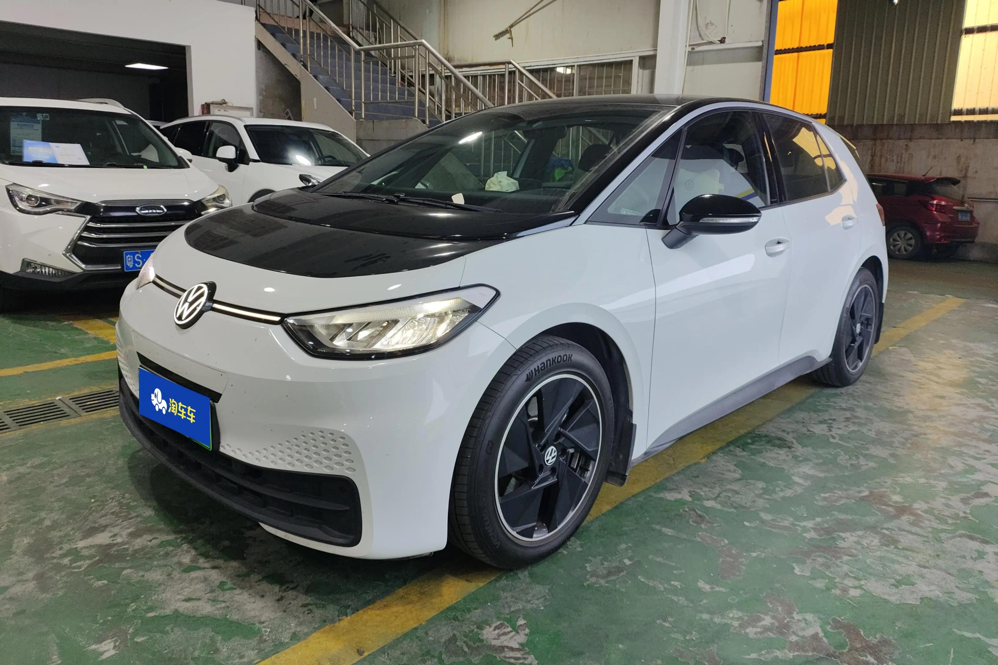 Volkswagen ID.3 2024 г. 21200 км.