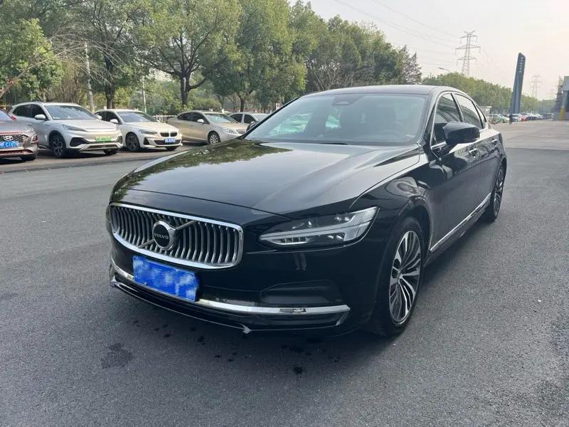 Volvo S90 2022 г. 75031 км.