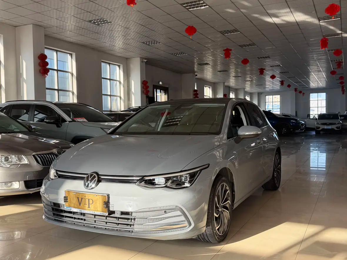 Volkswagen Golf 2022 г. 15200 км.