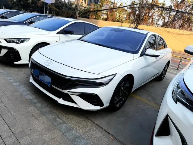 Hyundai Elantra 2023 г. 18067 км.