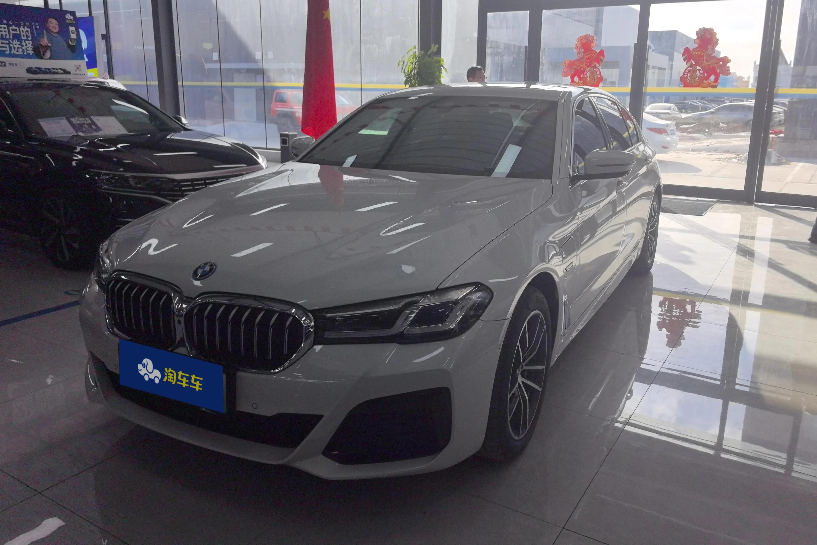 BMW 5 Series PHEV 2022 г. 82202 км.