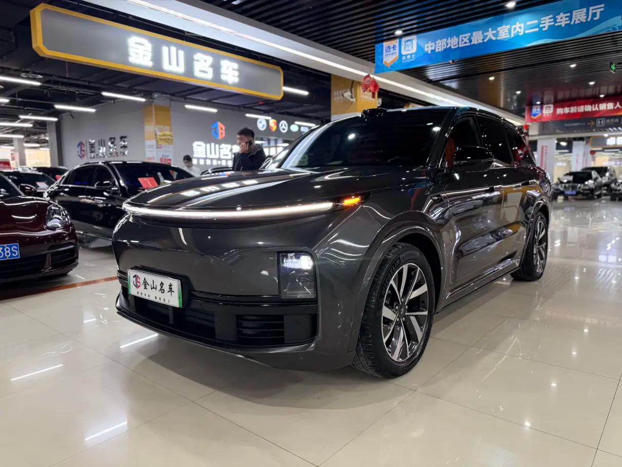 Lixiang L8 2024 г. 48017 км.