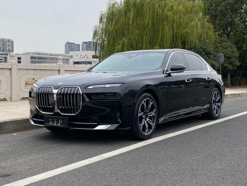 BMW 7 Series 2023 г. 99138 км.