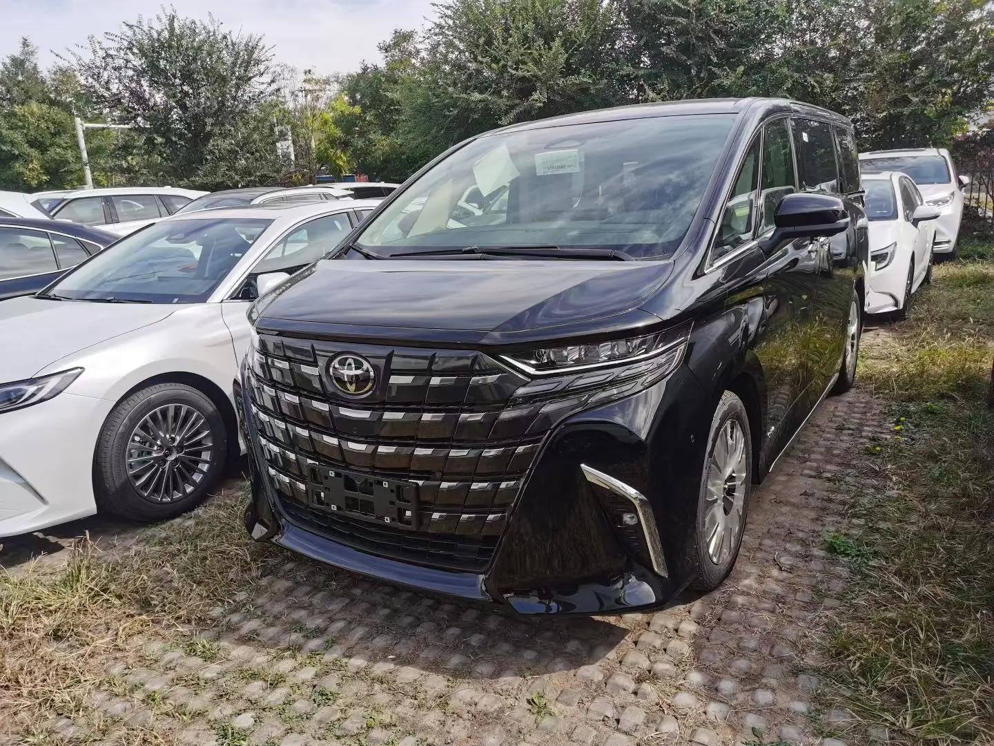 Toyota Alphard 2025 г. 1003 км.