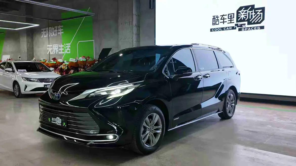 Toyota Sienna 2022 г. 74930 км.