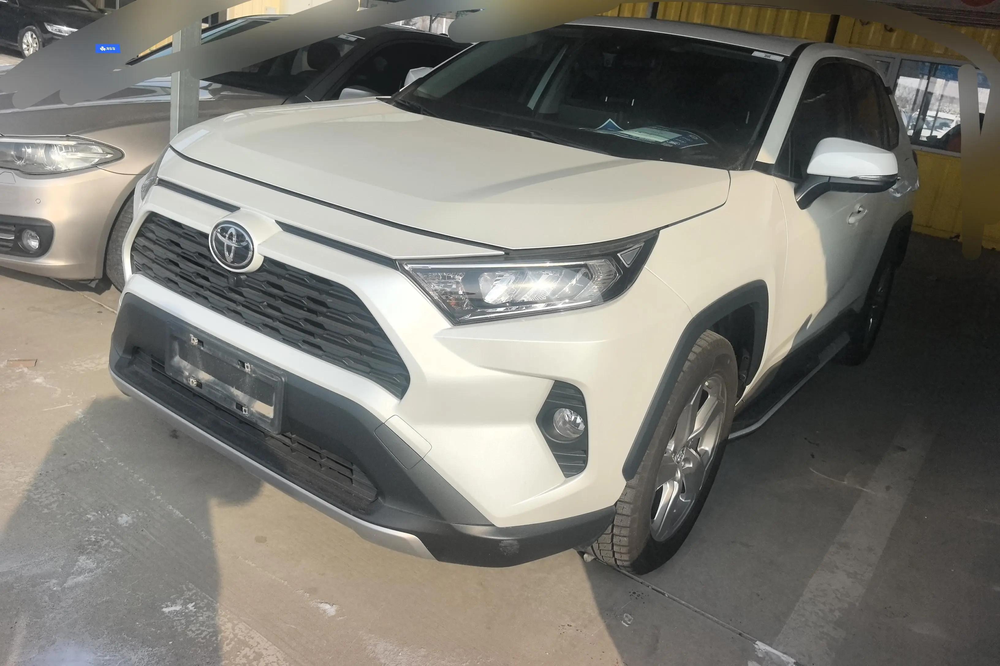 Toyota RAV4 2021 г. 96359 км.