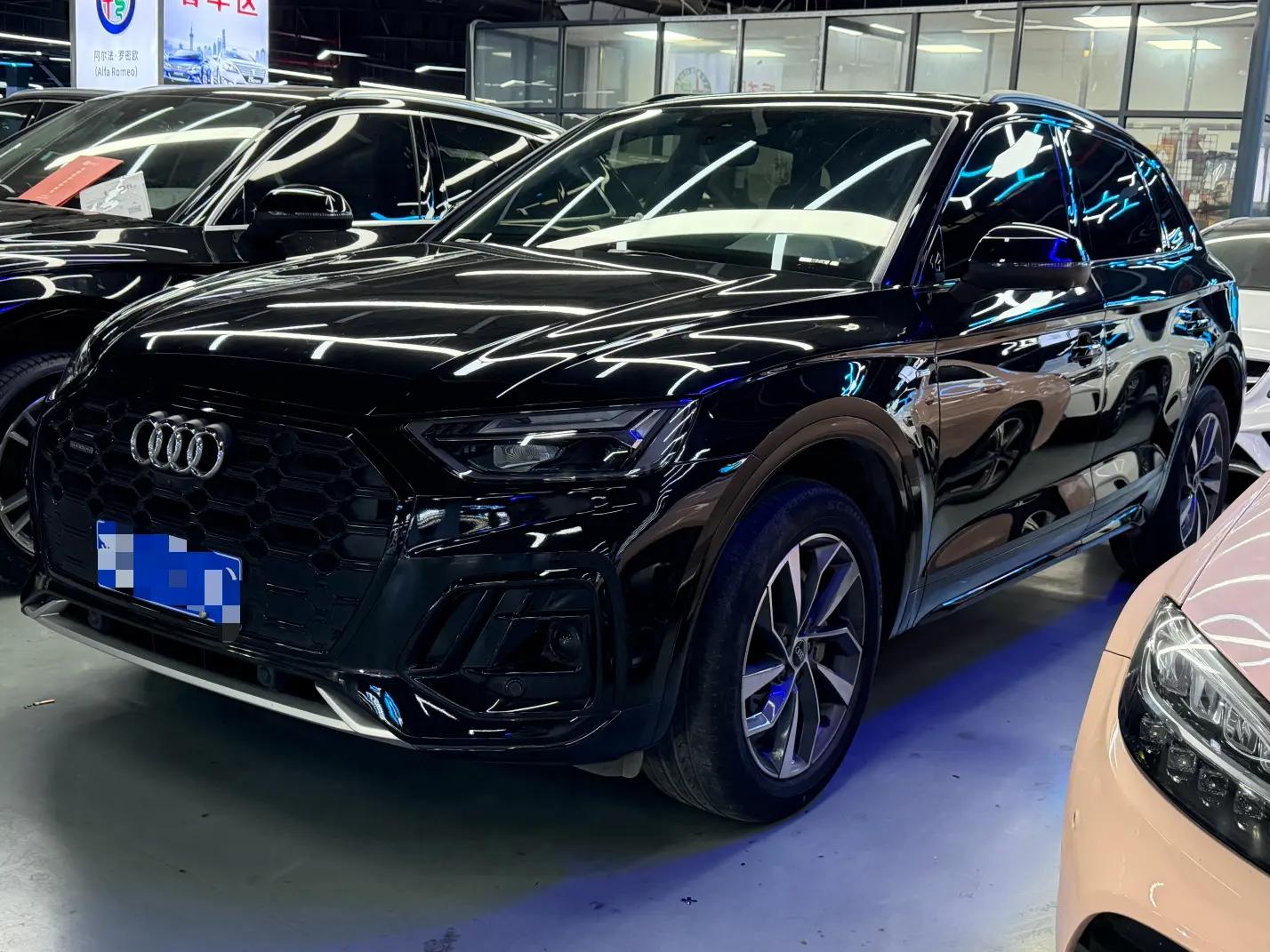 Audi Q5L 2023 г. 29022 км.
