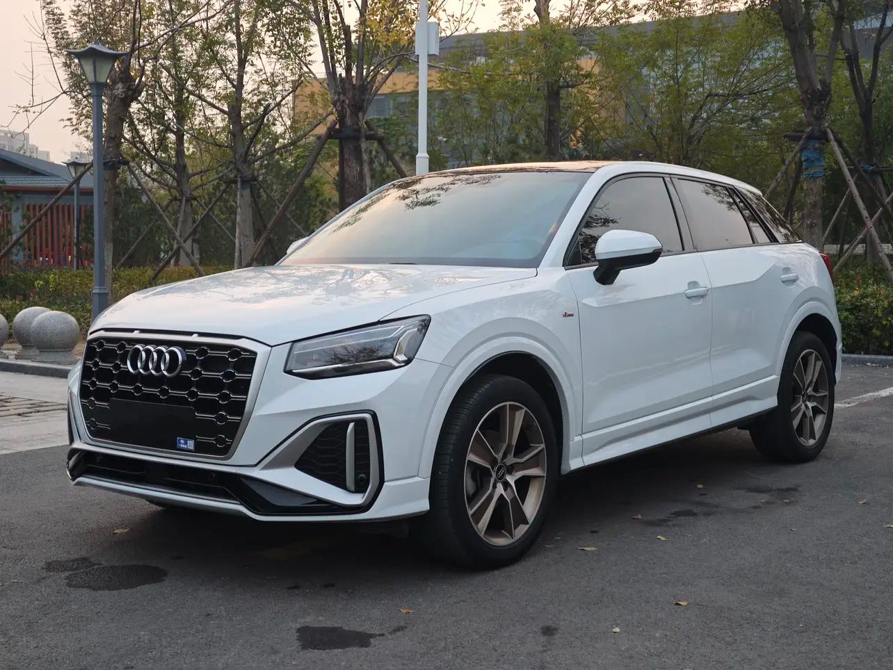 Audi Q2L 2022 г. 20001 км.