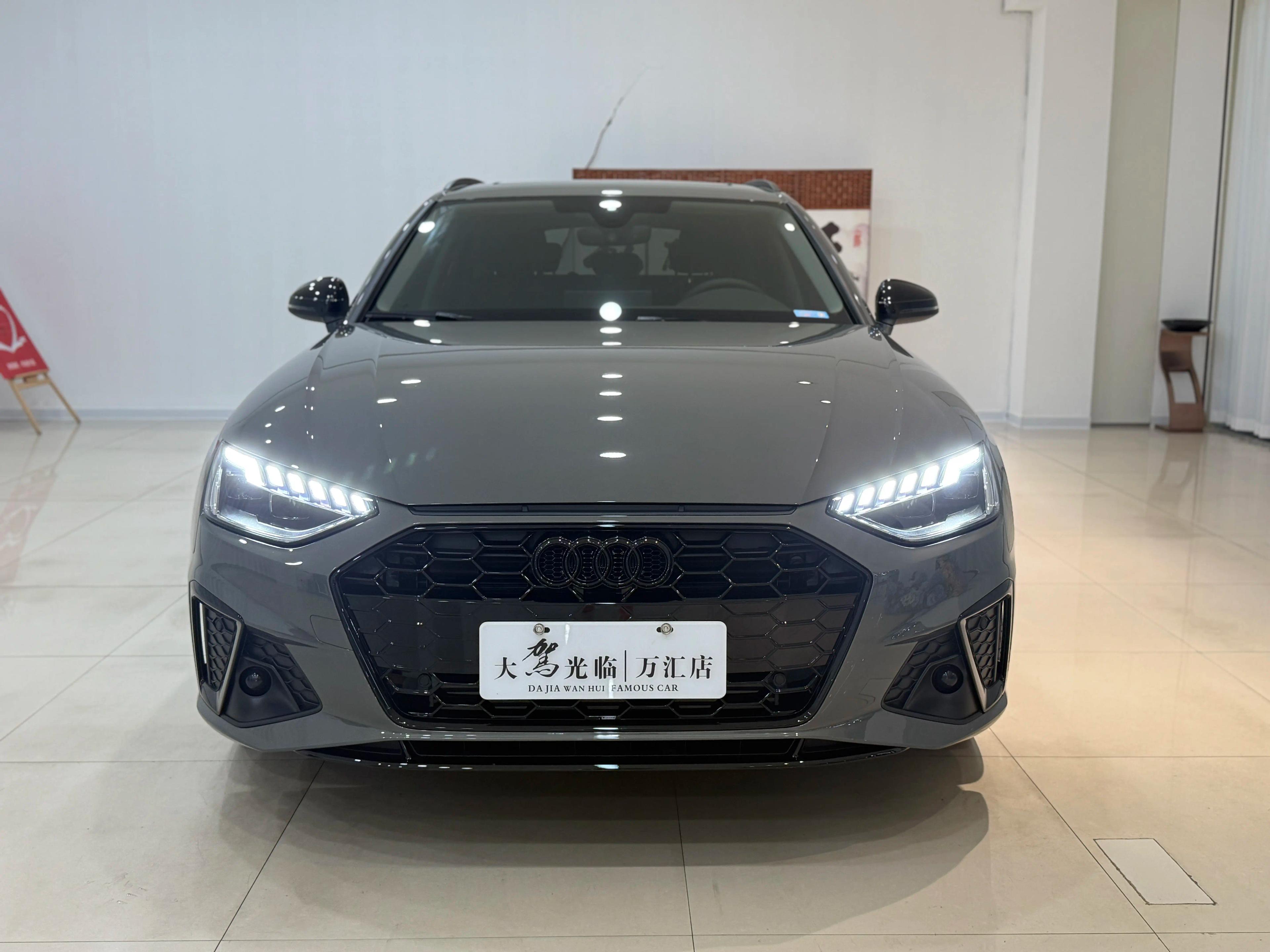 Audi A4 2024 г. 2144 км.