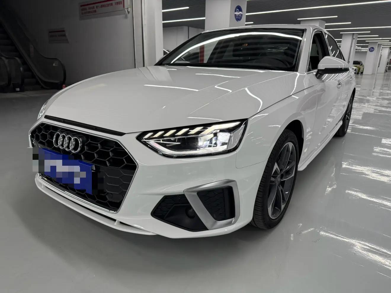 Audi A4L 2024 г. 19135 км.