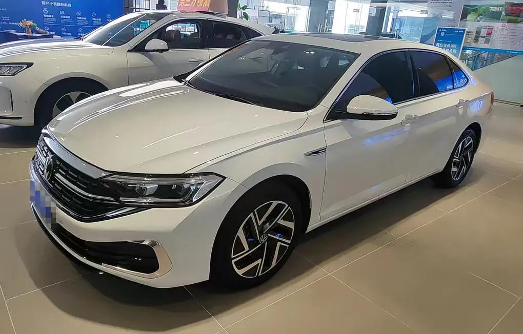 Volkswagen Sagitar 2024 г. 21137 км.