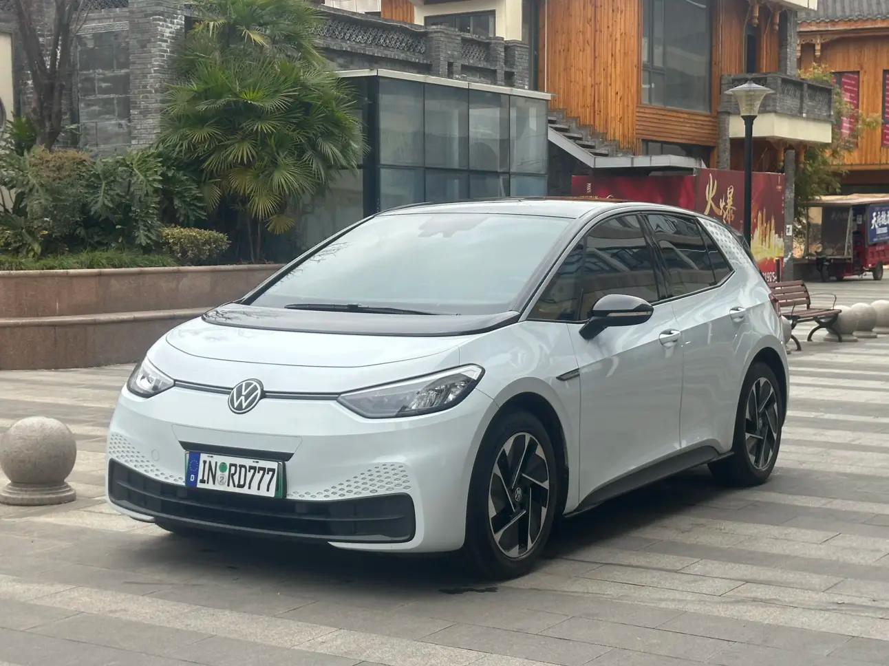 Volkswagen ID.3 2023 г. 48120 км.