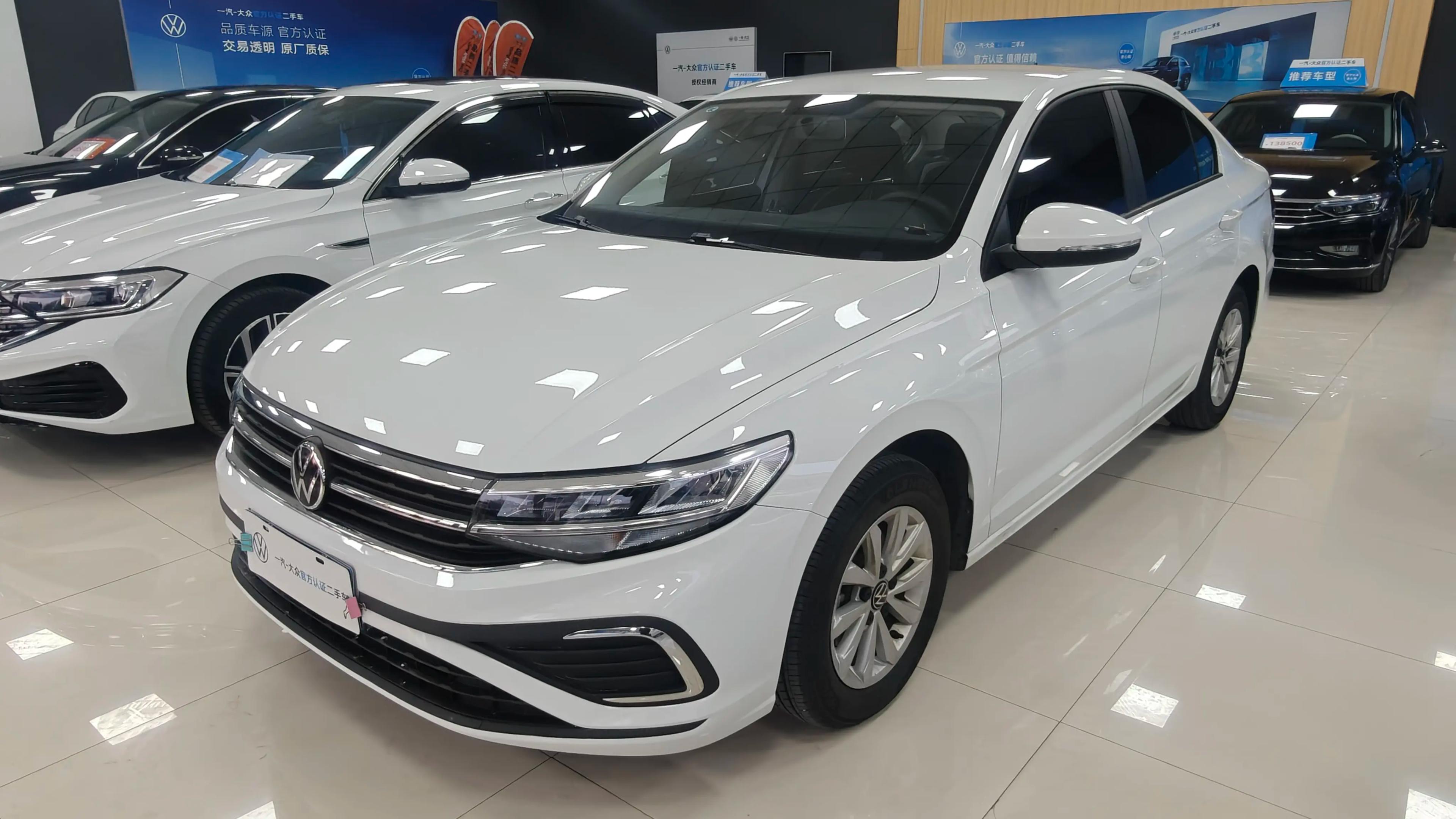 Volkswagen Bora 2024 г. 38433 км.
