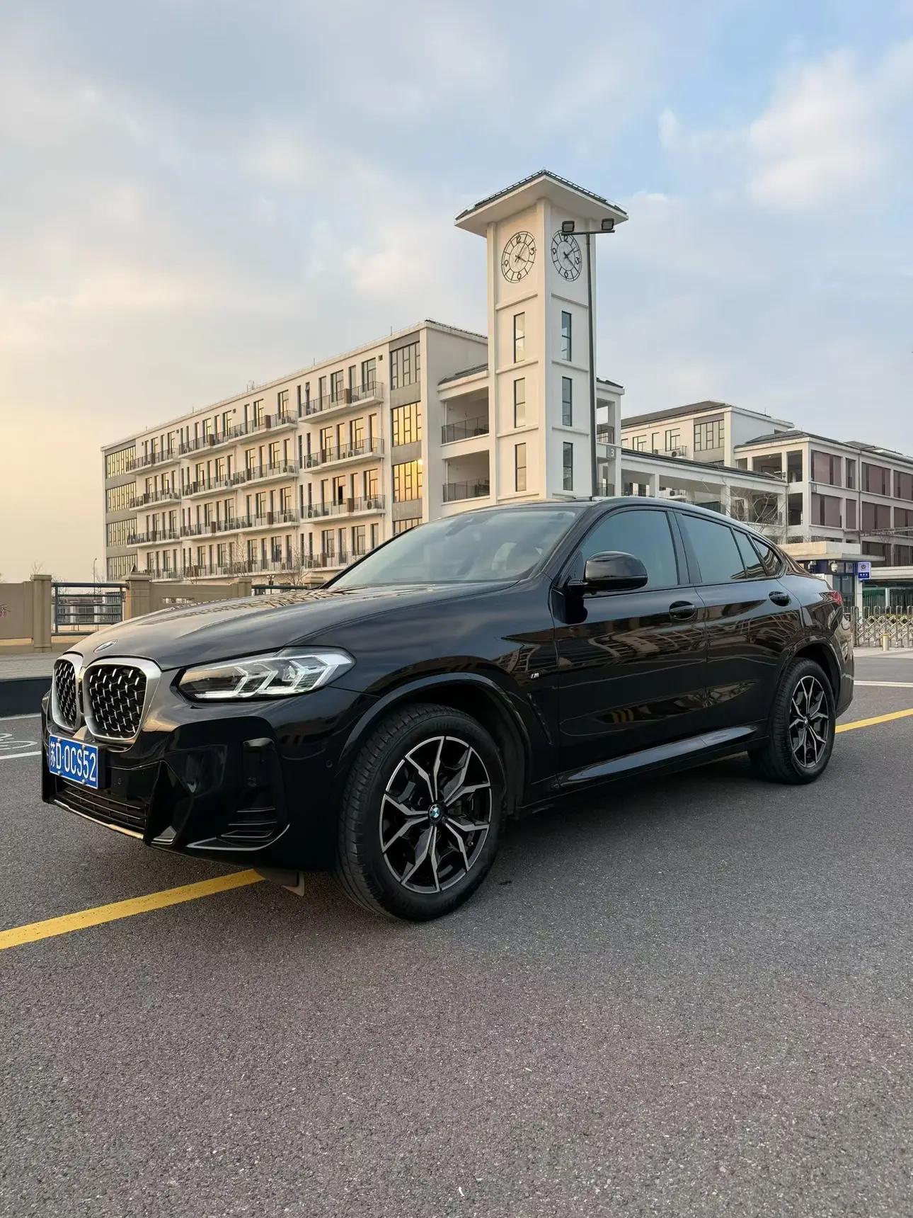 BMW X4 2023 г. 30108 км.