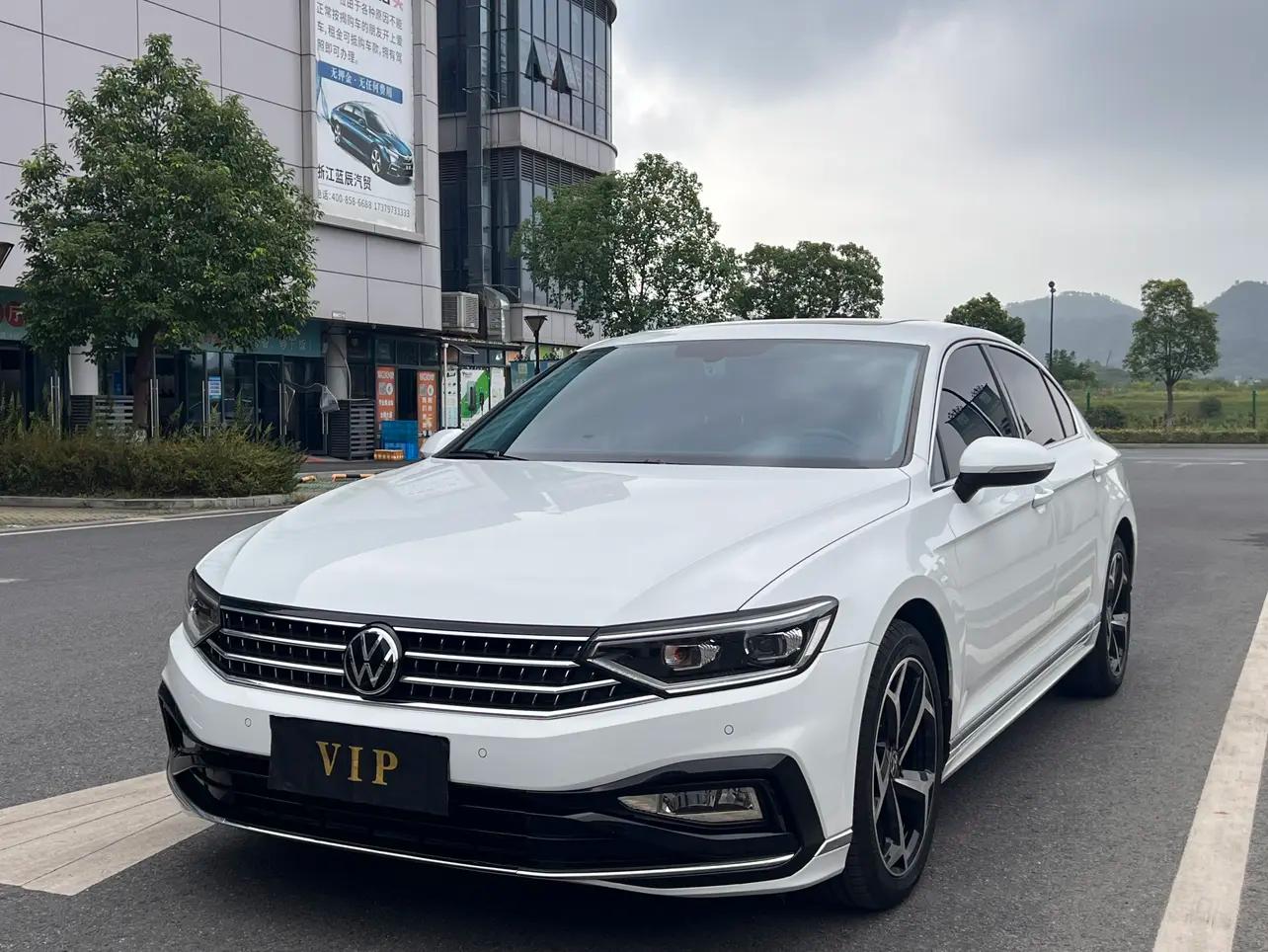 Volkswagen Magotan 2023 г. 34098 км.