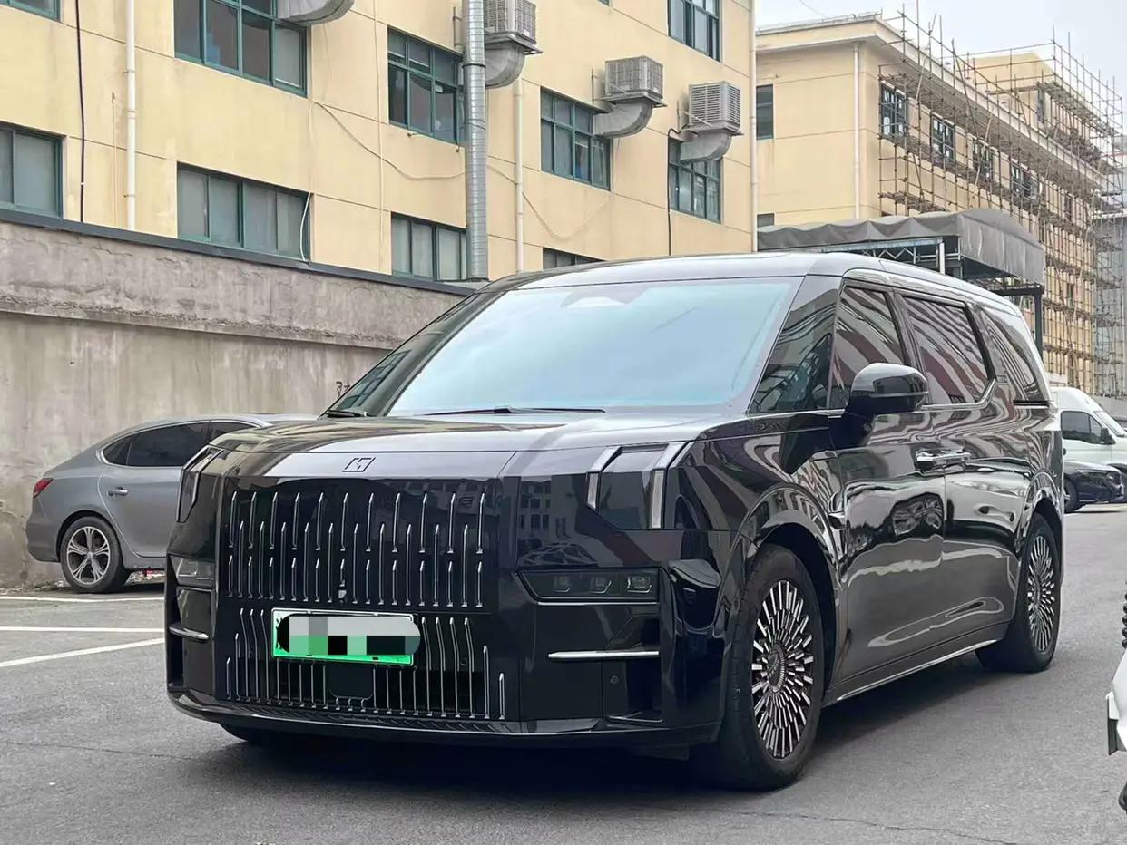 ZEEKR 009 2024 г. 71070 км.