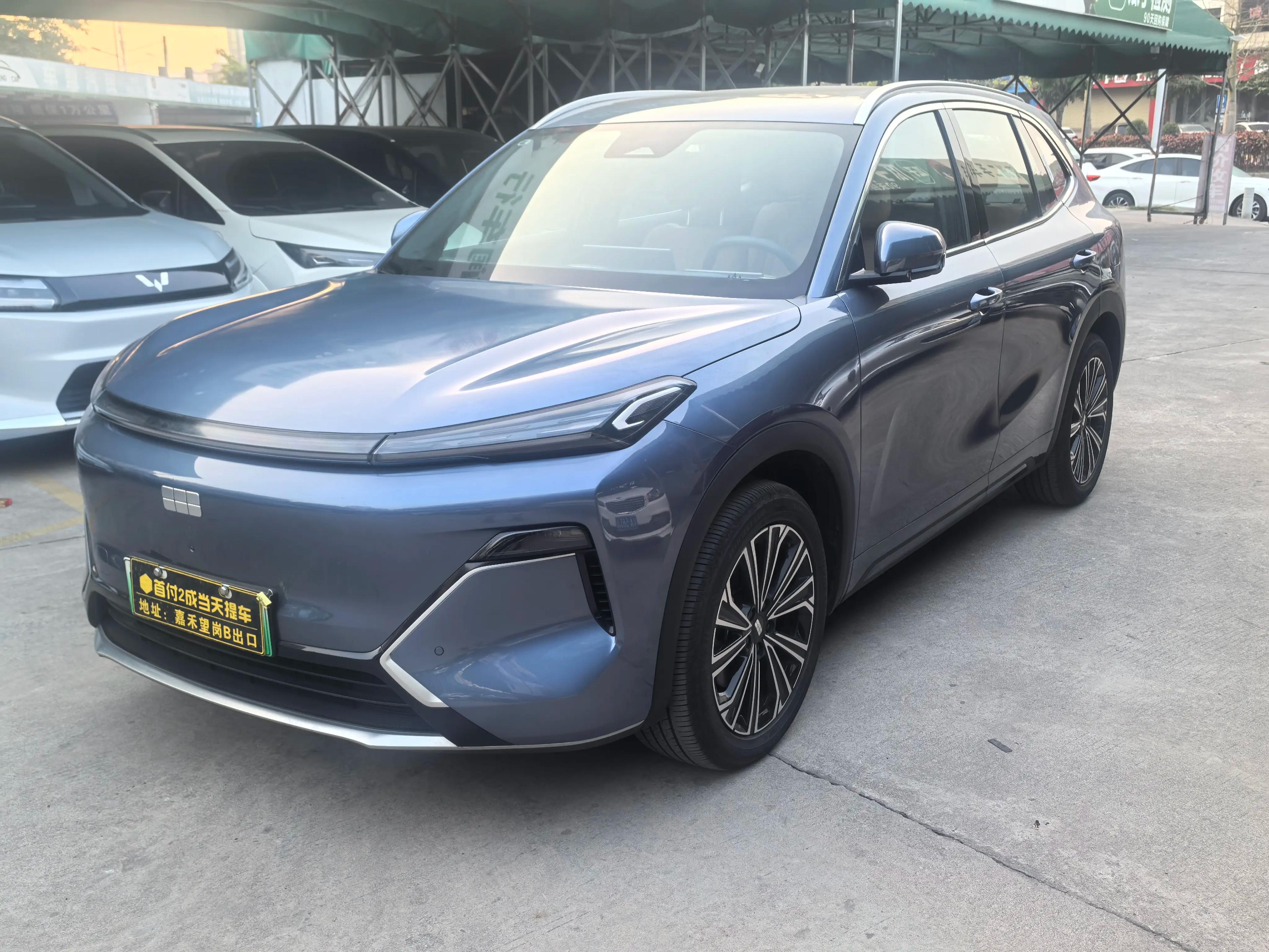 Geely Galaxy Starship 7 EM-i 2025 г. 10025 км.