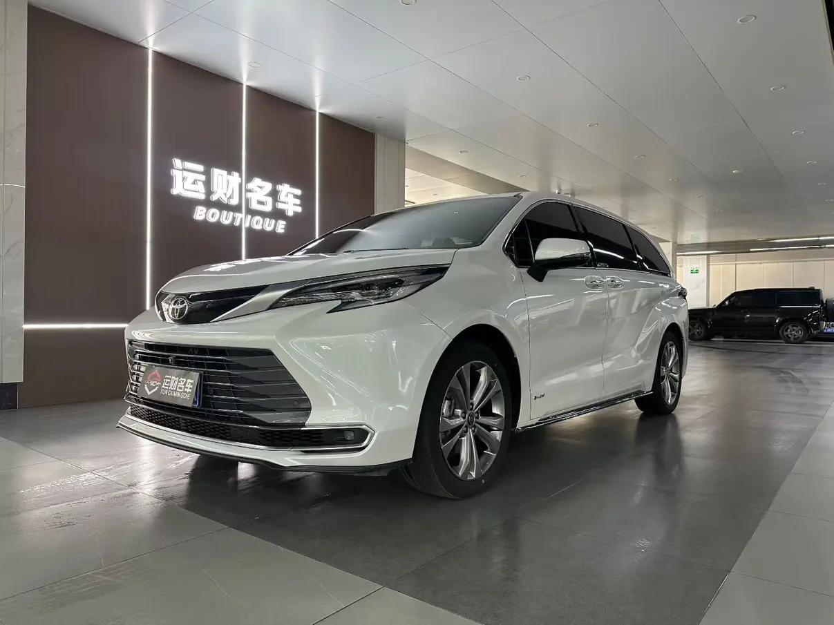 Toyota Sienna 2024 г. 59012 км.