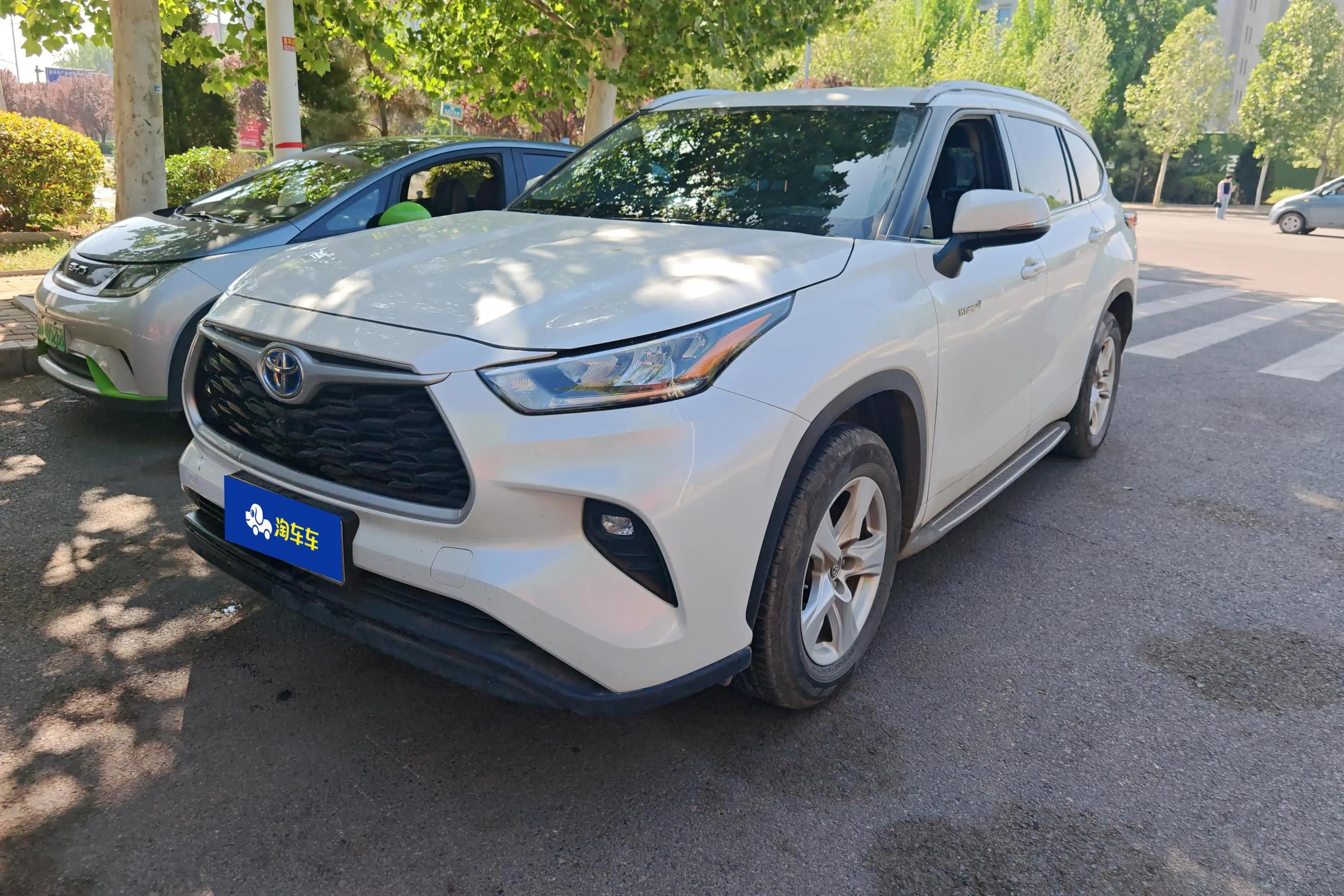 Toyota Highlander 2023 г. 17611 км.
