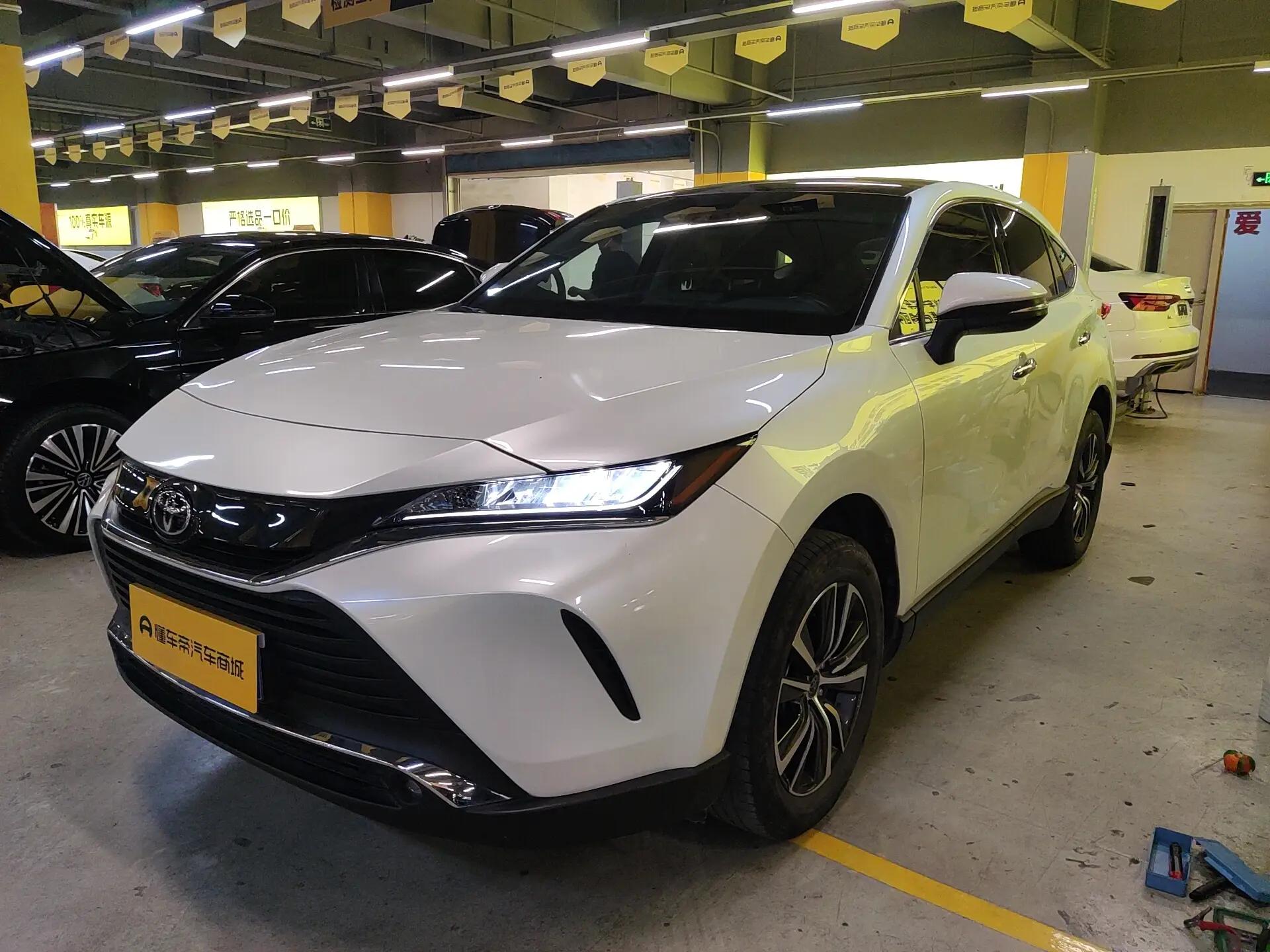 Toyota Harrier 2023 г.