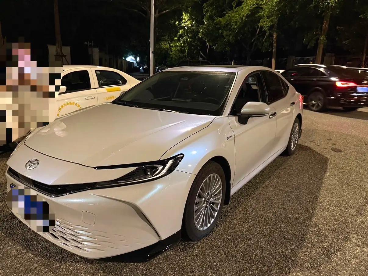 Toyota Camry 2024 г. 12089 км.