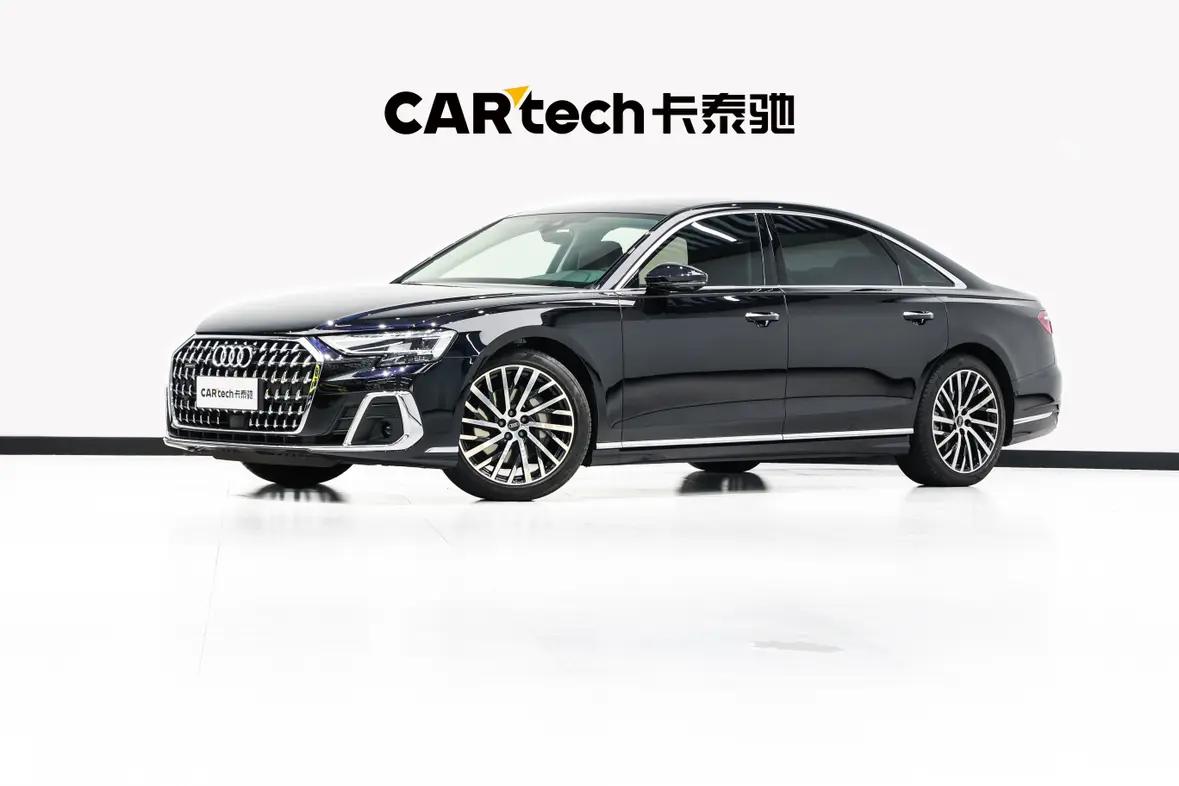 Audi A8 2025 г. 12132 км.