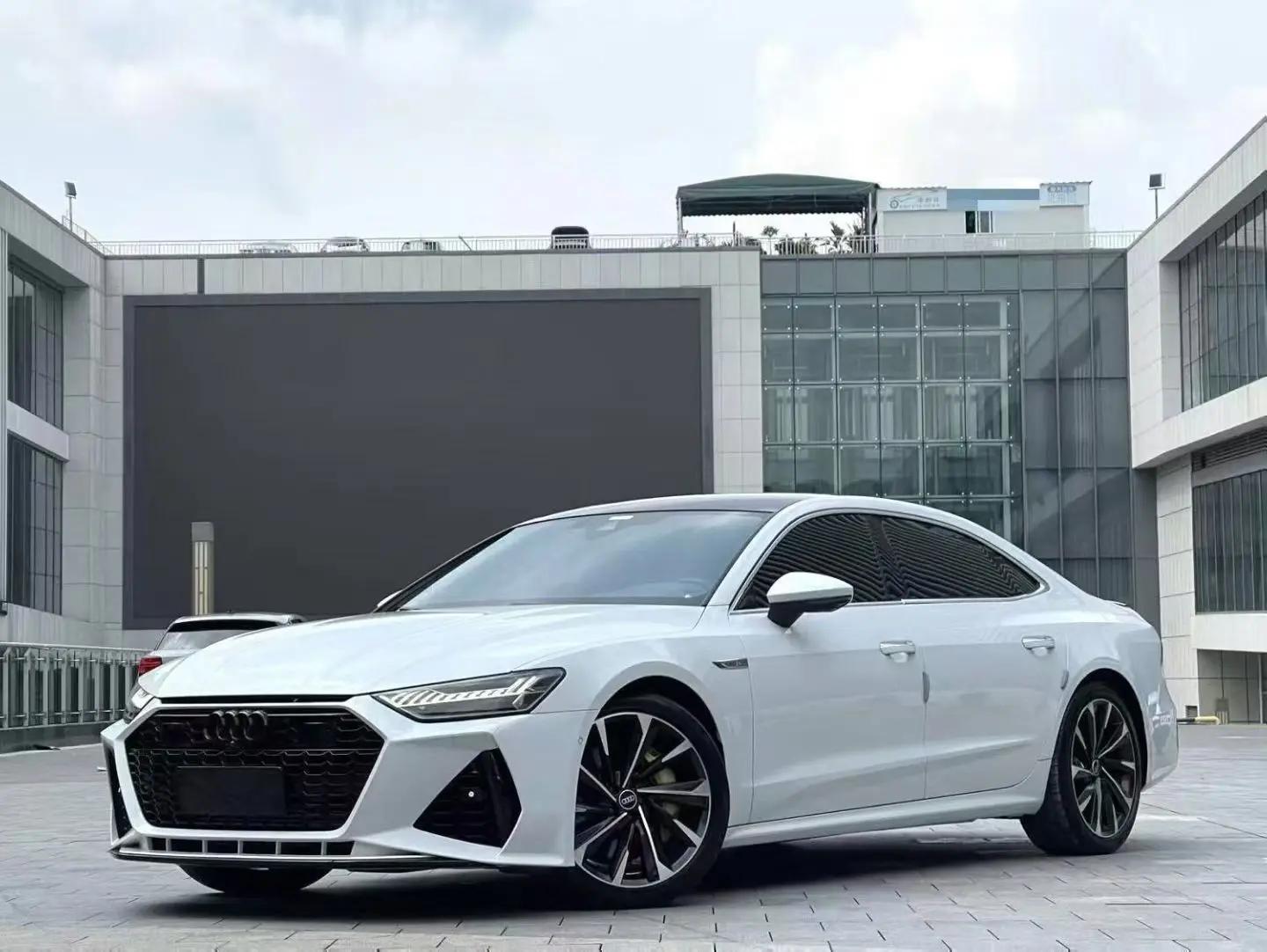 Audi A7L 2023 г. 35070 км.