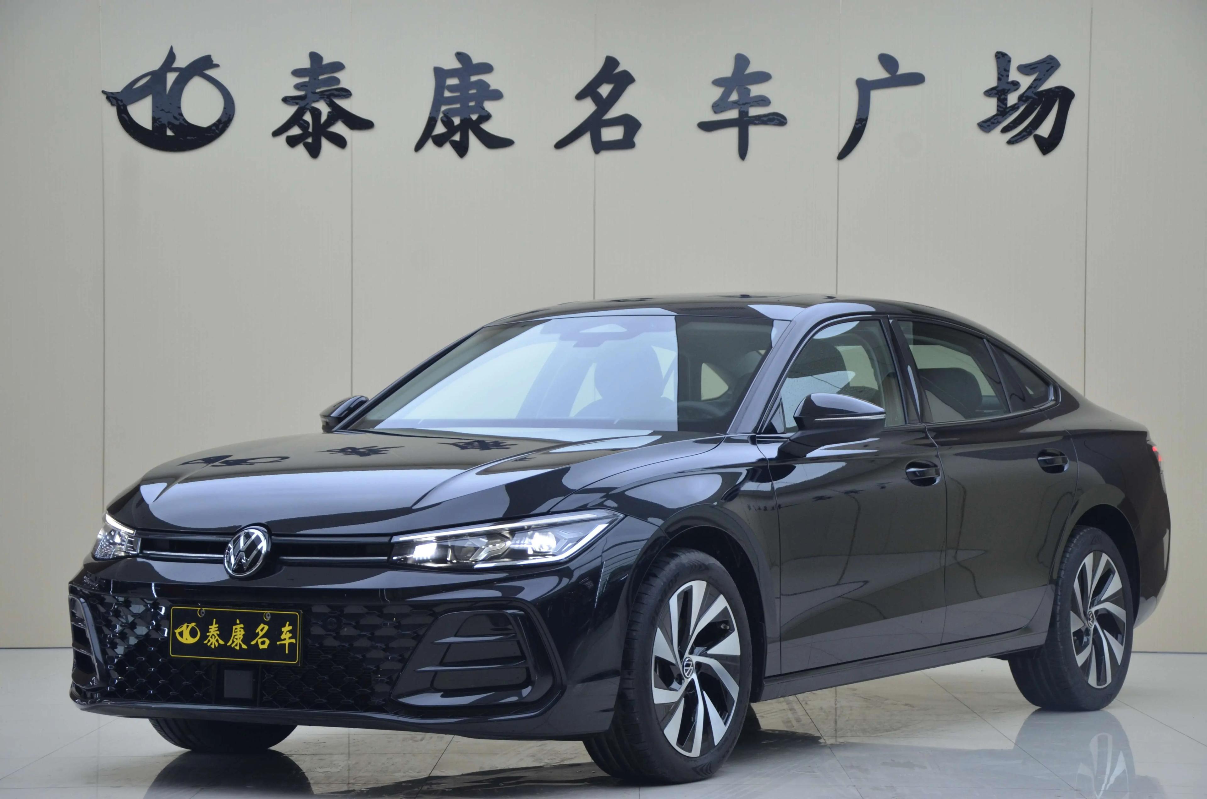 Volkswagen Passat 2025 г. 4097 км.