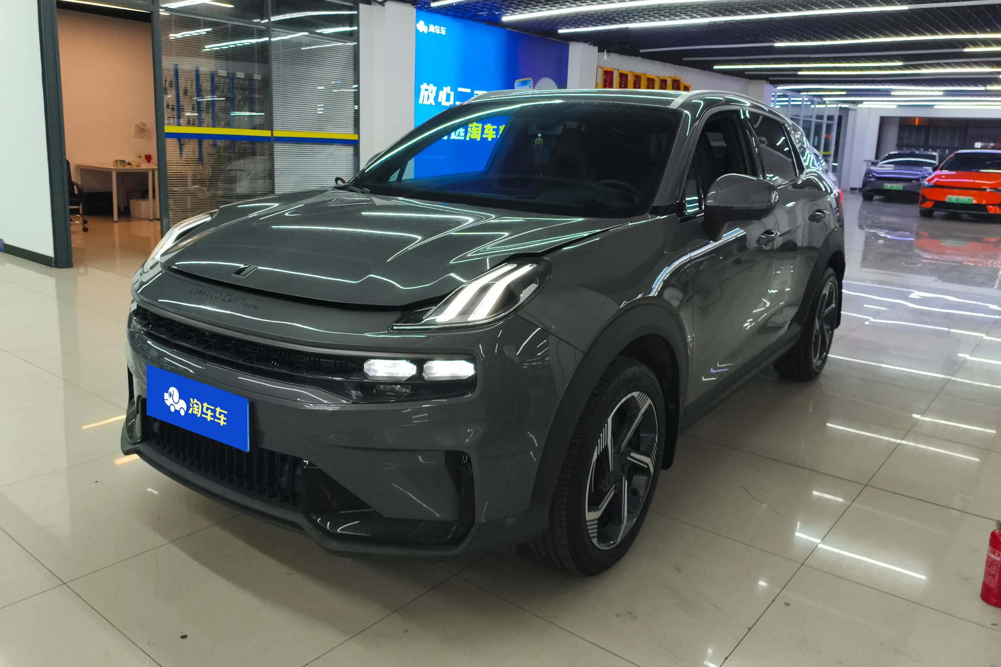 Lynk & Co 06 2023 г. 38140 км.