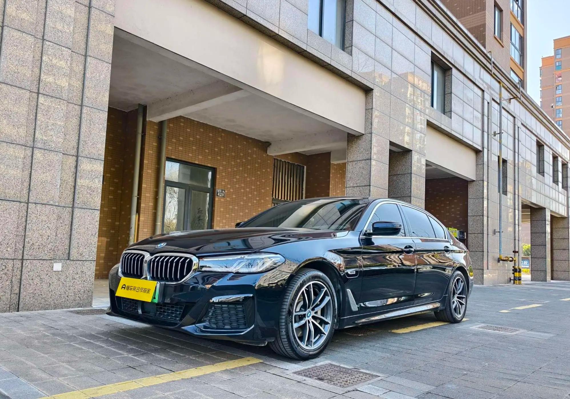 BMW 5 Series PHEV 2023 г. 50078 км.