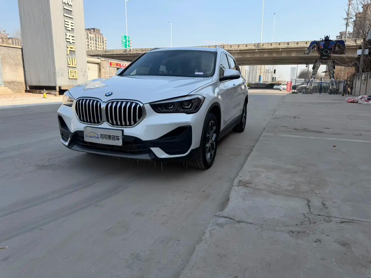 BMW X1 2023 г. 37301 км.