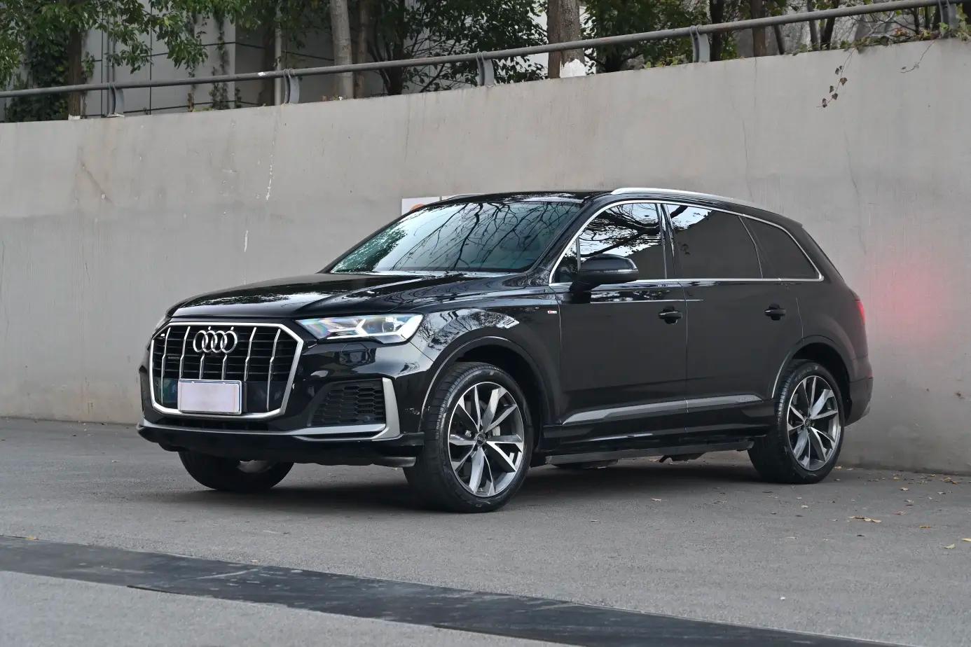 Audi Q7 2022 г. 62033 км.